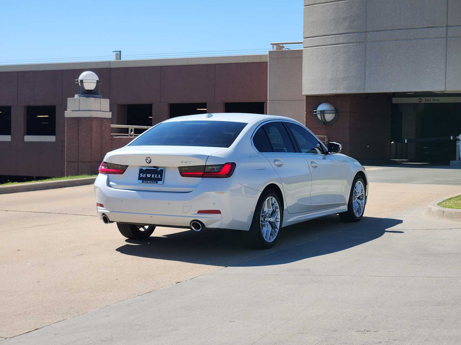 2025 Bmw 330i photo 4