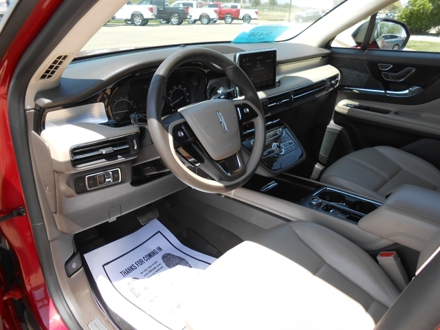 2021 Lincoln Corsair Standard photo 2