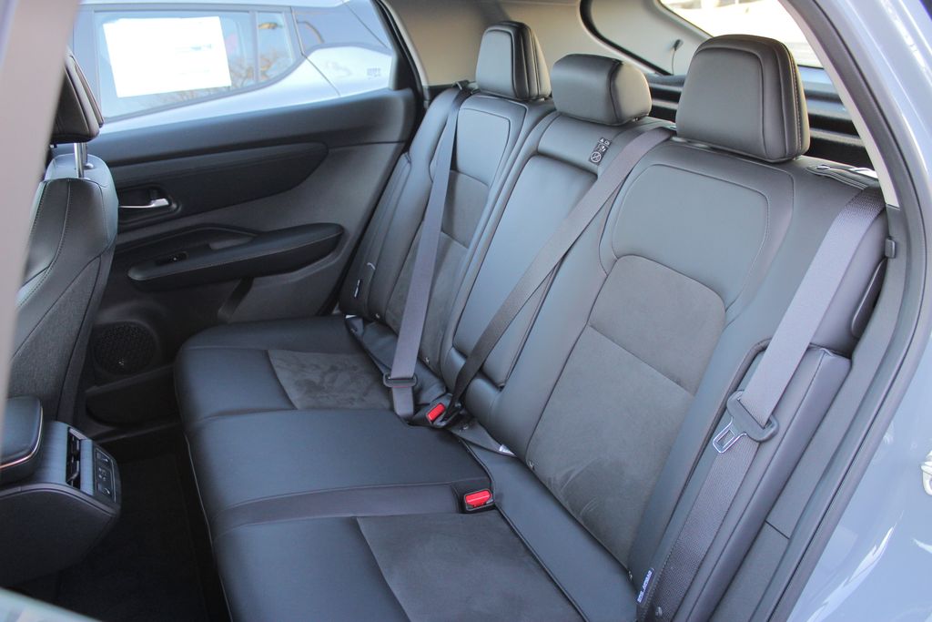 2024 Nissan ARIYA Engage photo 9