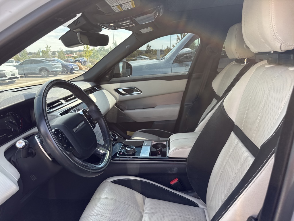 2018 Land Rover Range Rover Velar SE photo 4