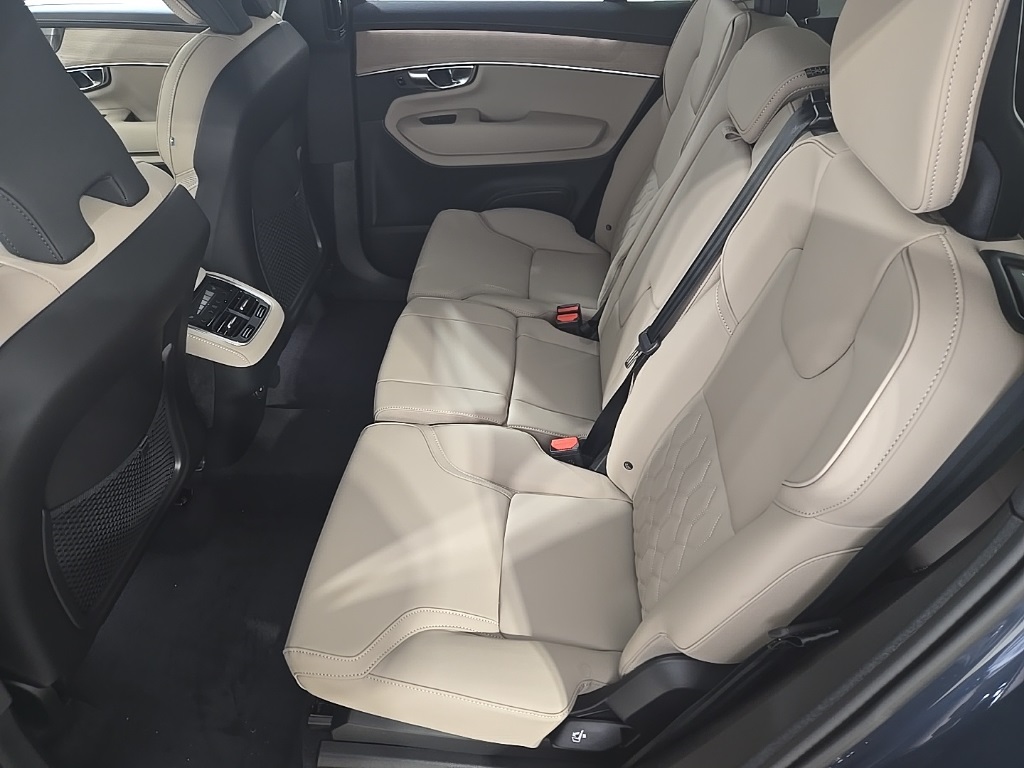 2026 Volvo XC90 Plus photo 20