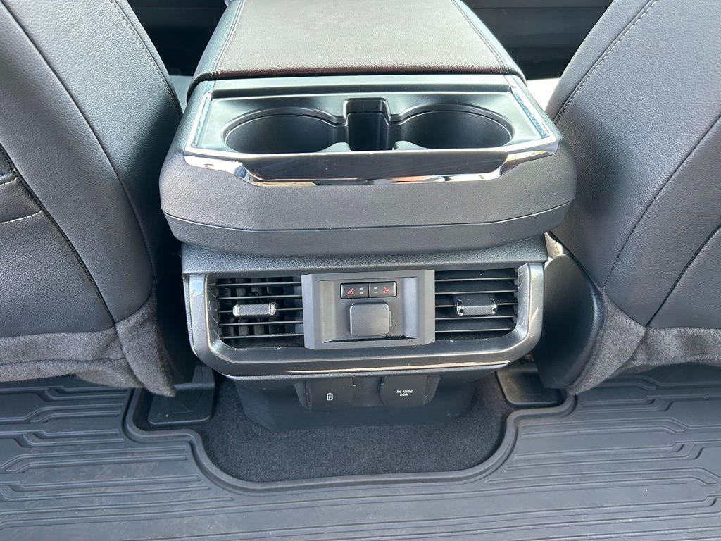 2023 Ford F-150 Lariat photo 32