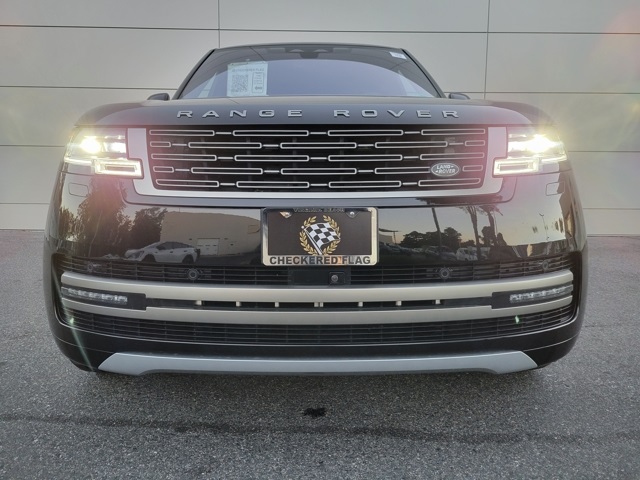 2023 Land Rover Range Rover SE photo 8