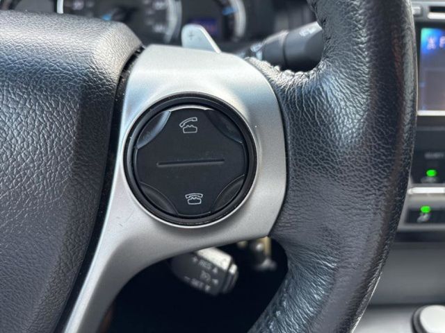 2012 Toyota Camry XLE photo 13