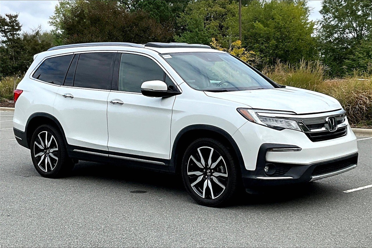 2020 Honda Pilot Touring photo 2