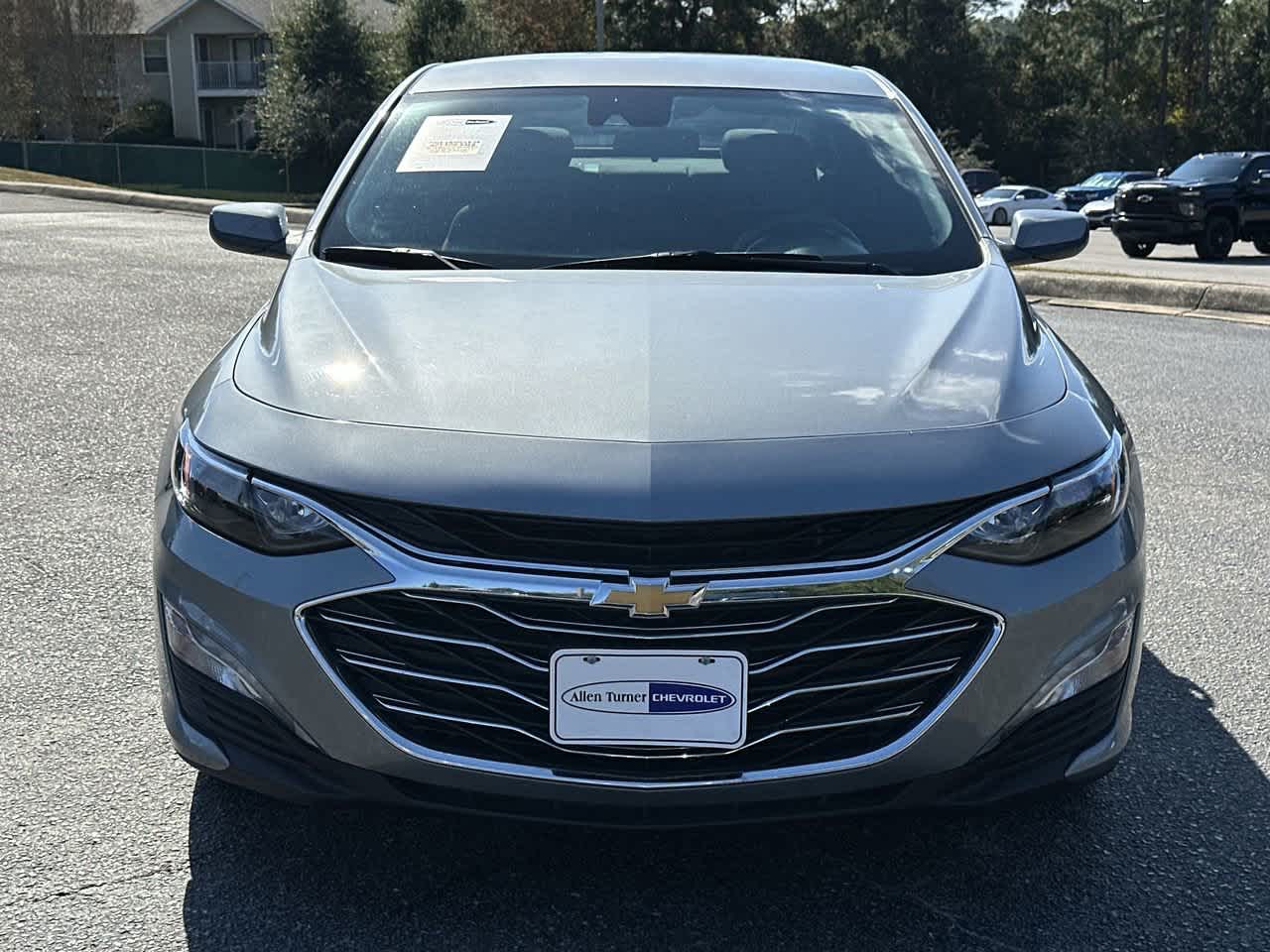 2024 Chevrolet Malibu 1LT photo 2