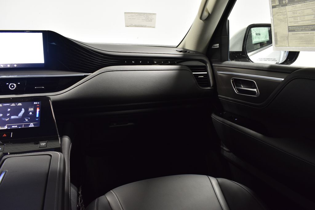 2026 Infiniti QX80 Pure photo 13