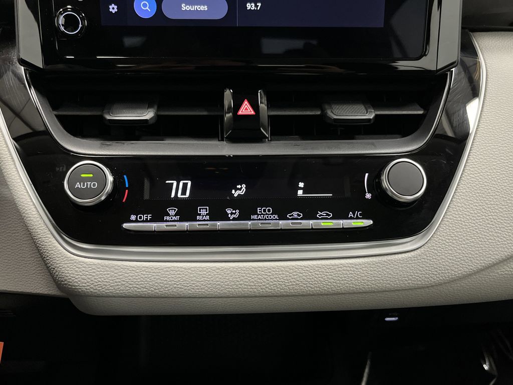 2024 Toyota Corolla LE photo 16