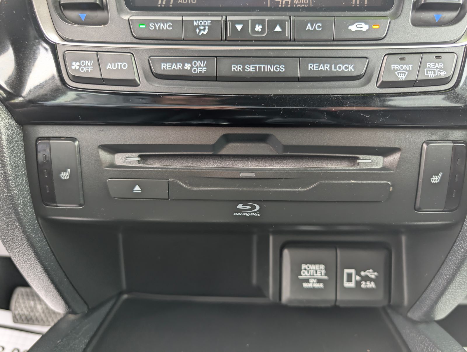 2020 Honda Pilot Touring photo 19