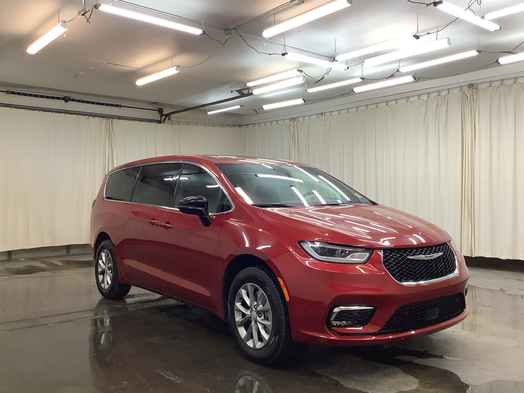 2026 Chrysler Pacifica Limited photo 3