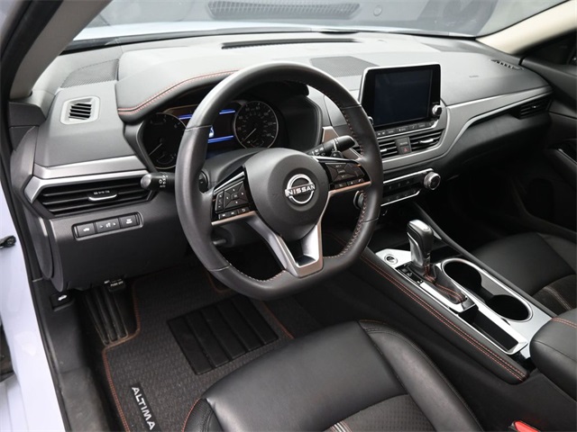 2024 Nissan Altima 2.5 SR photo 17