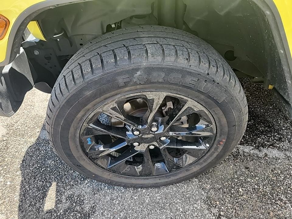 2023 Jeep Wrangler Sahara 4xe photo 2