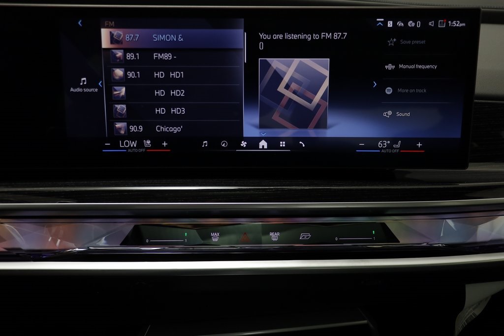 2026 Bmw 750e photo 10