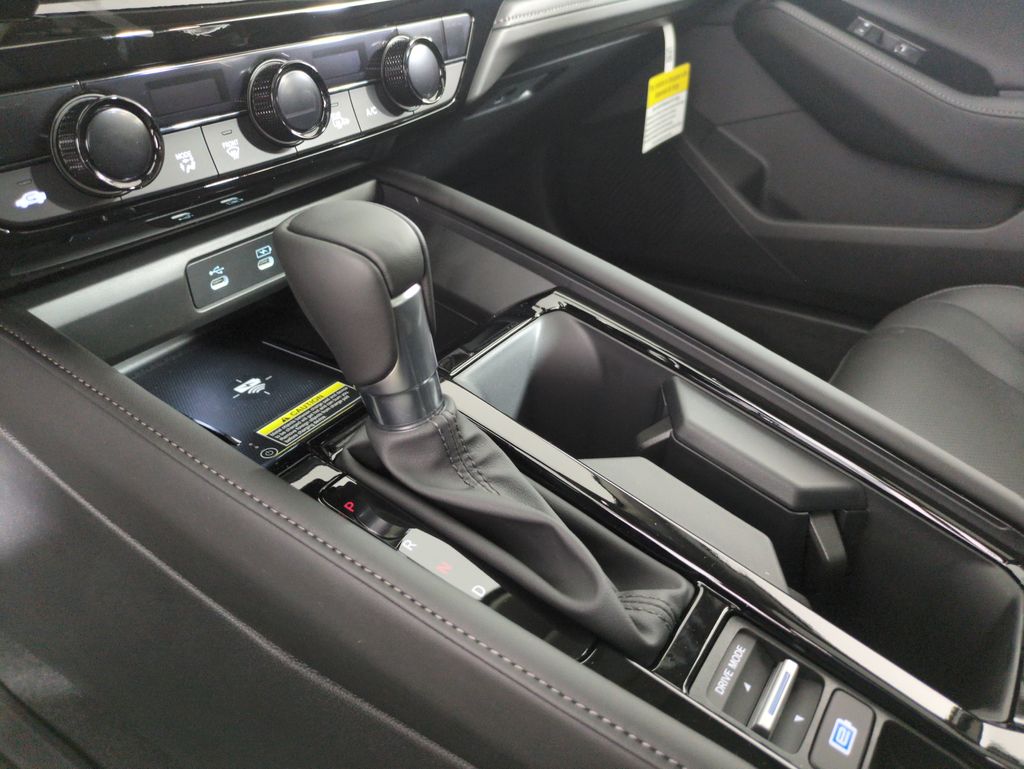 2025 Honda Accord Hybrid Touring photo 19