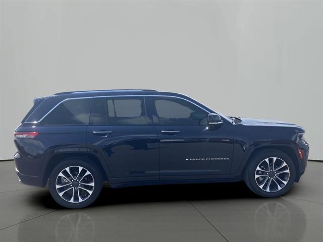 2023 Jeep Grand Cherokee Overland photo 5
