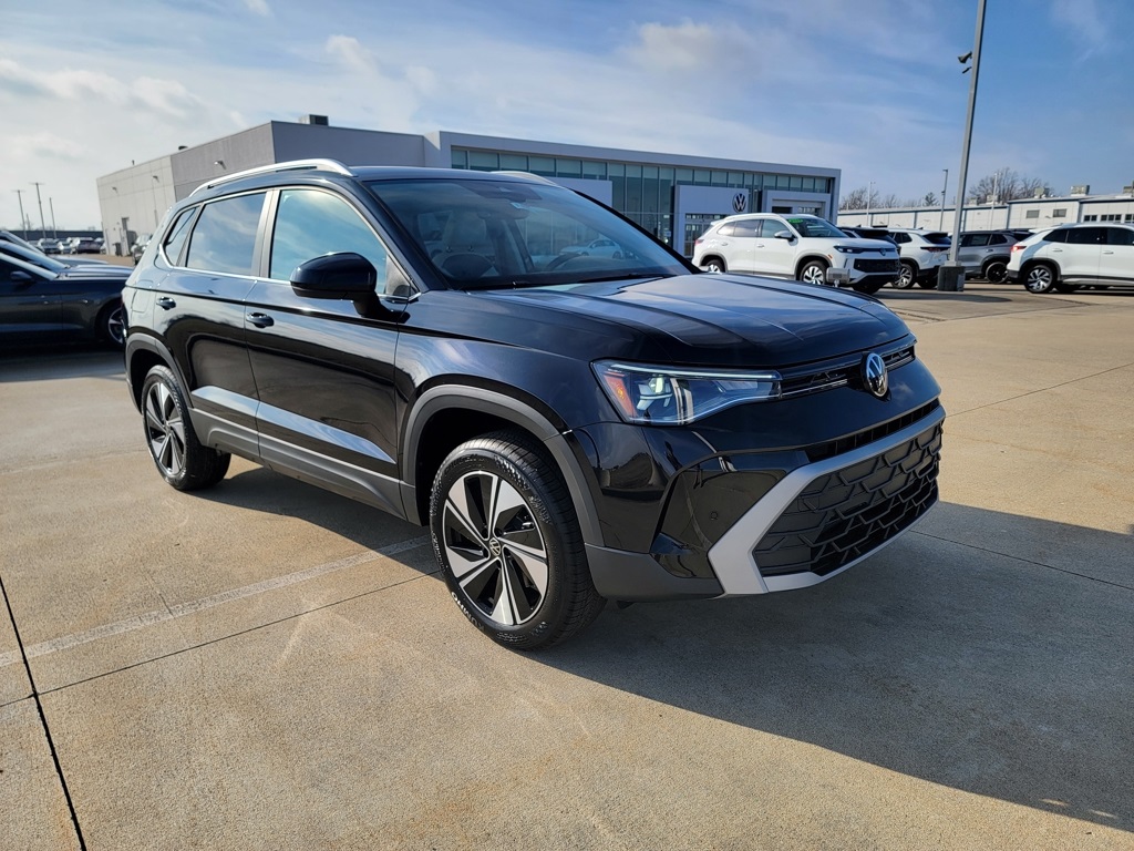 2026 Volkswagen Taos SE's photo