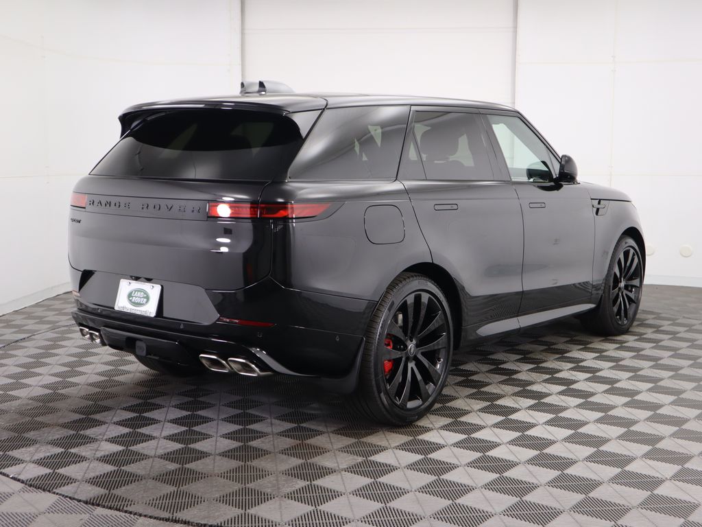 2025 Land Rover Range Rover Sport P530 Dynamic SE photo 3