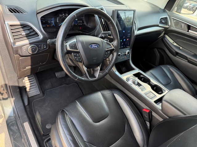 2022 Ford Edge Titanium photo 11
