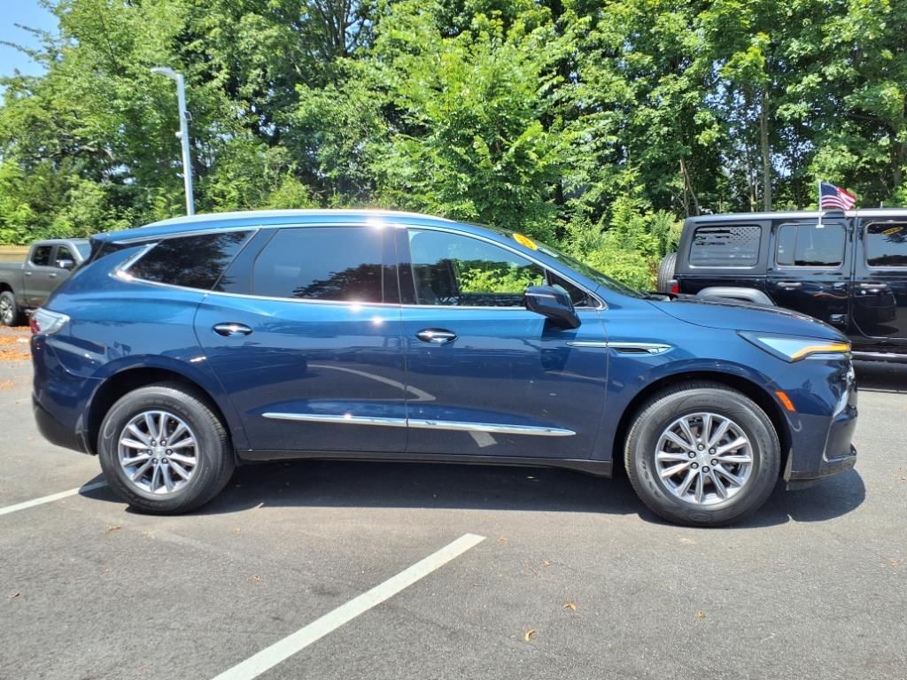 2022 Buick Enclave Essence photo 7