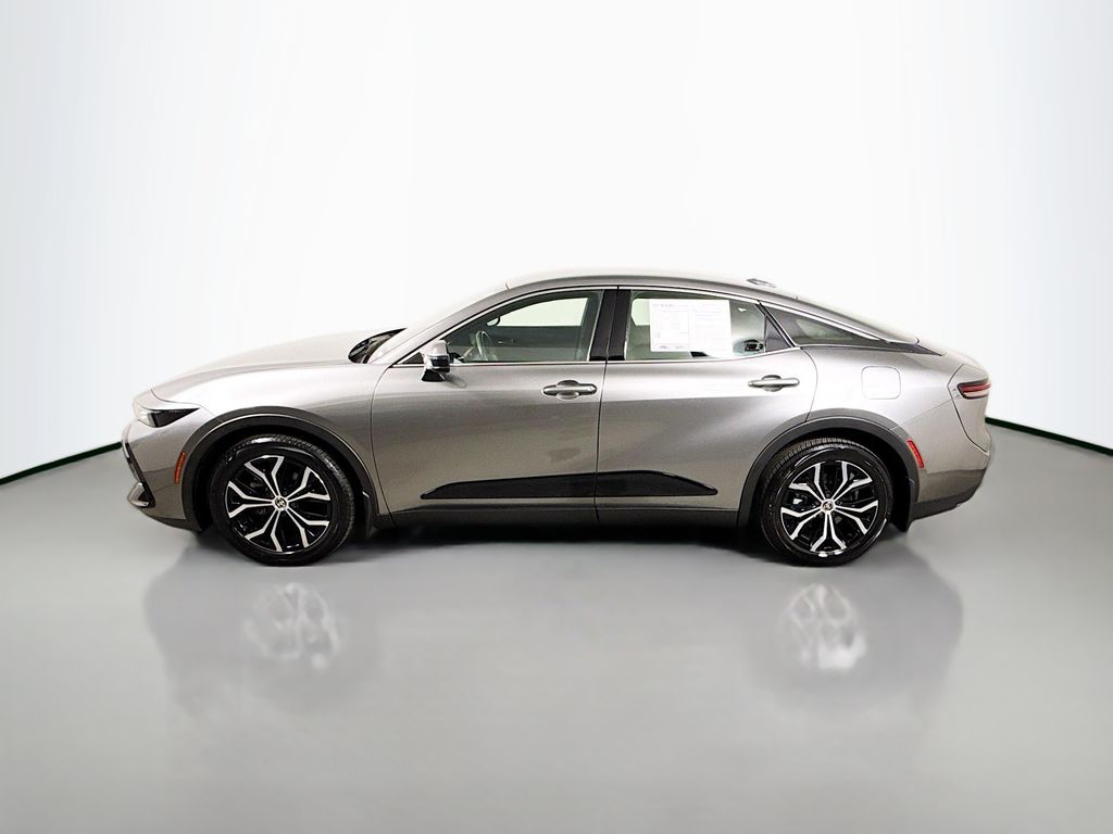 2023 Toyota Crown XLE photo 4
