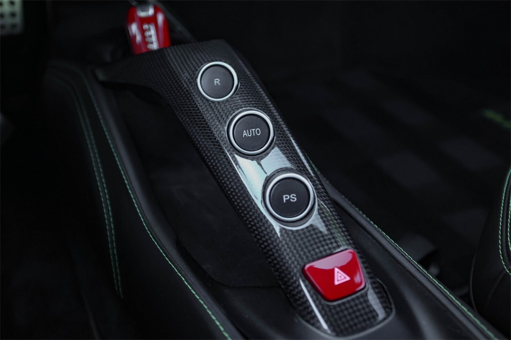 2016 Ferrari 488 GTB photo 30