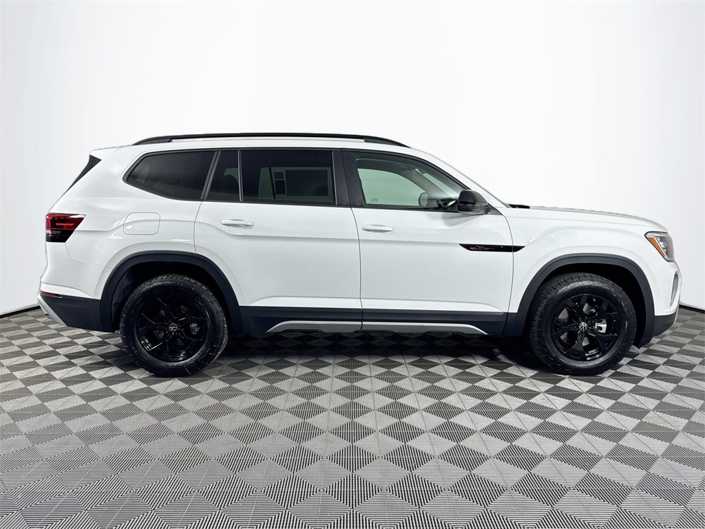 2025 Volkswagen Atlas Peak Edition SE photo 5