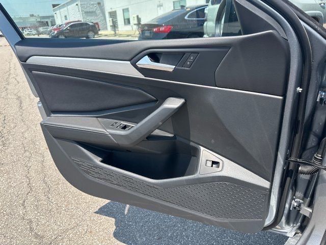 2025 Volkswagen Jetta 1.5T Sport photo 24