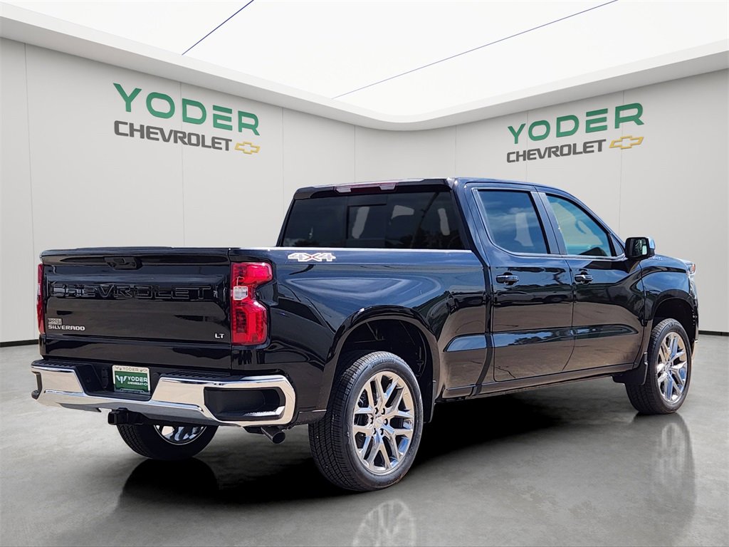 2025 Chevrolet Silverado 1500 LT photo 2
