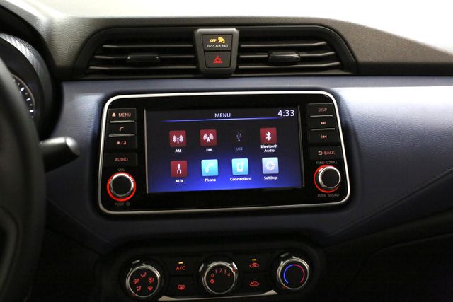 2025 Nissan Versa SV photo 12
