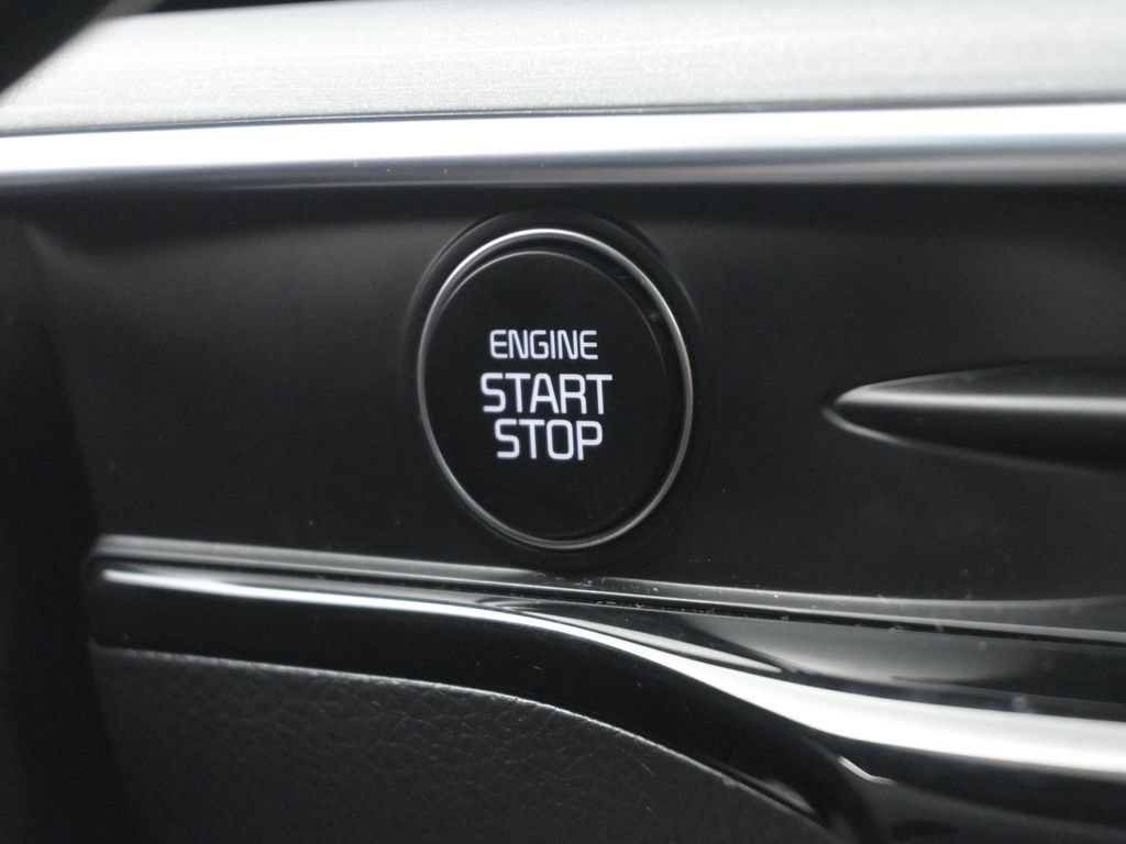 2025 Kia K5 GT-Line photo 7