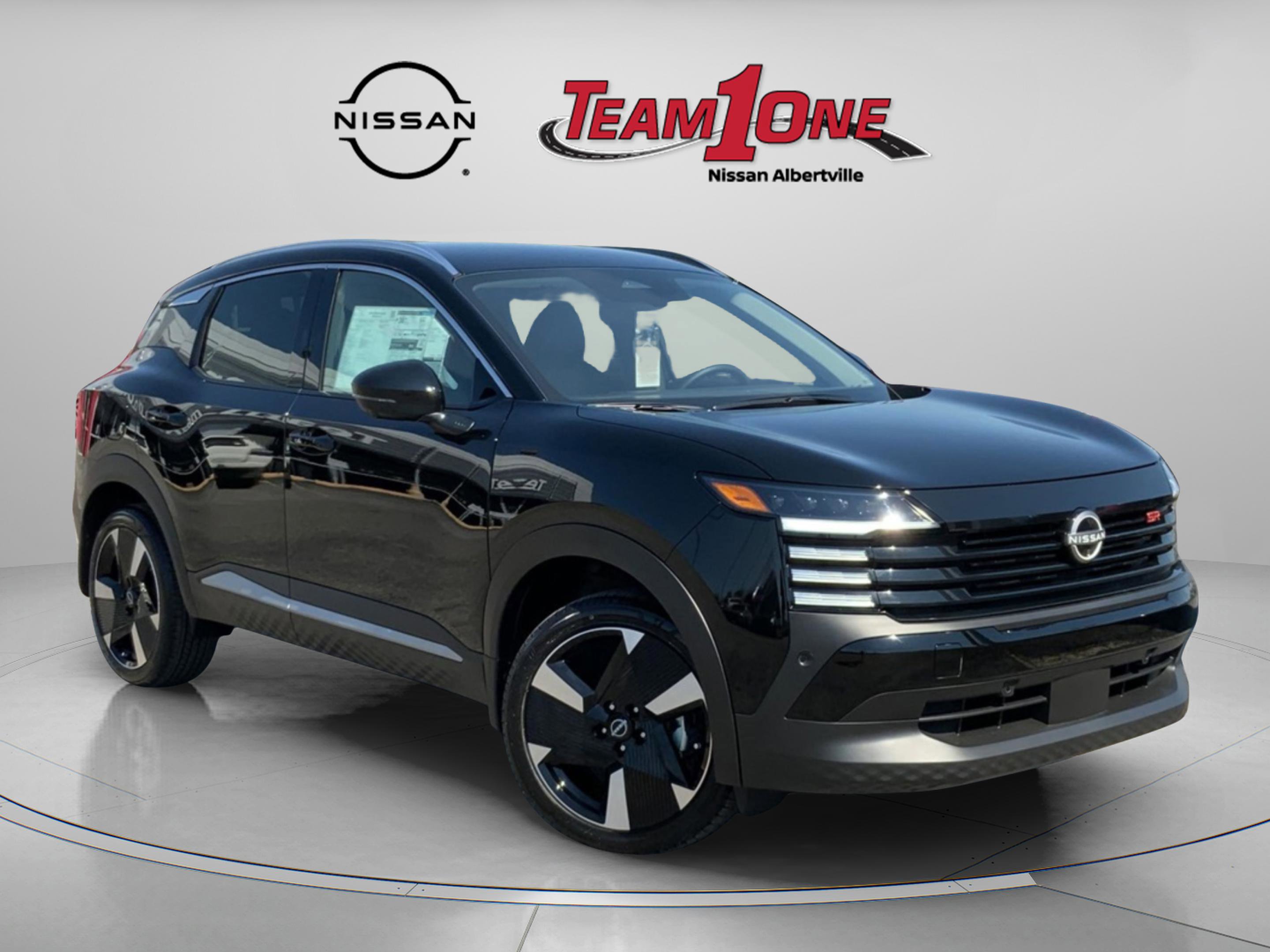 2025 Nissan Kicks SR AWD's photo