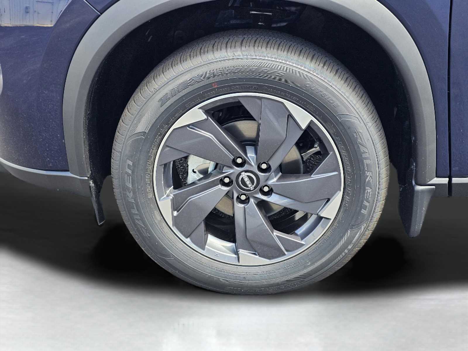2026 Nissan Rogue SV photo 5