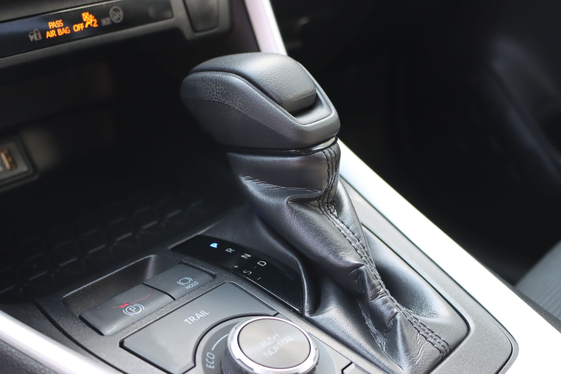 2024 Toyota RAV4 Hybrid LE photo 11