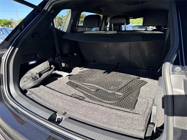 2022 Volkswagen Tiguan SE R-Line Black photo 6