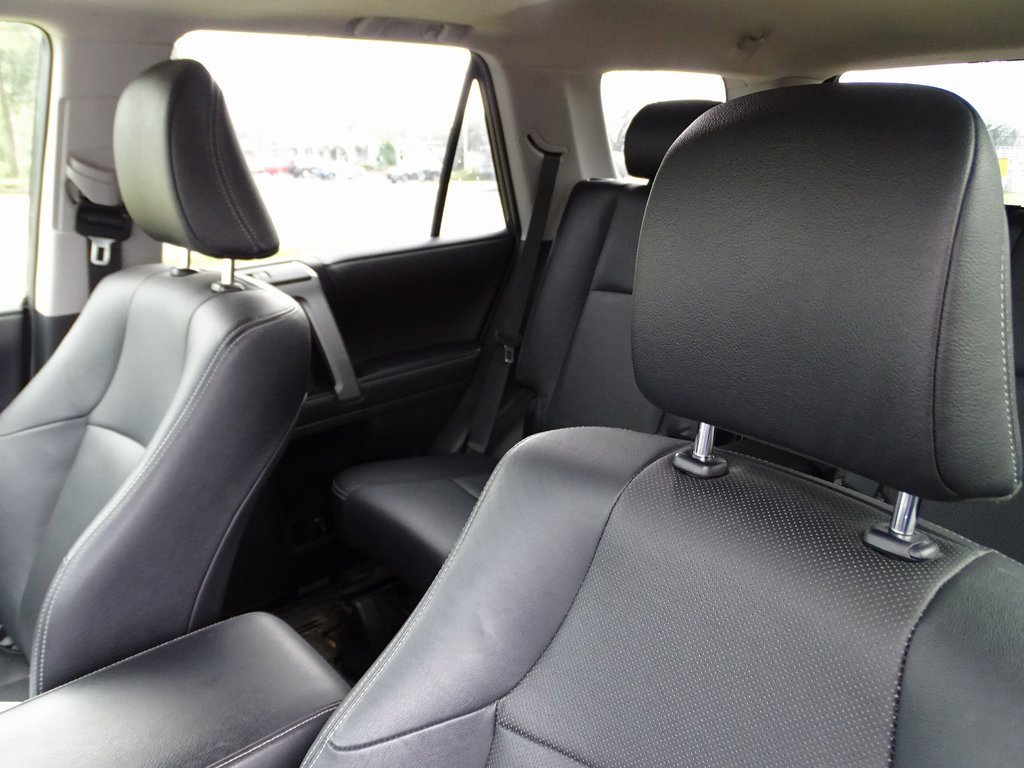 2022 Toyota 4Runner Limited photo 6