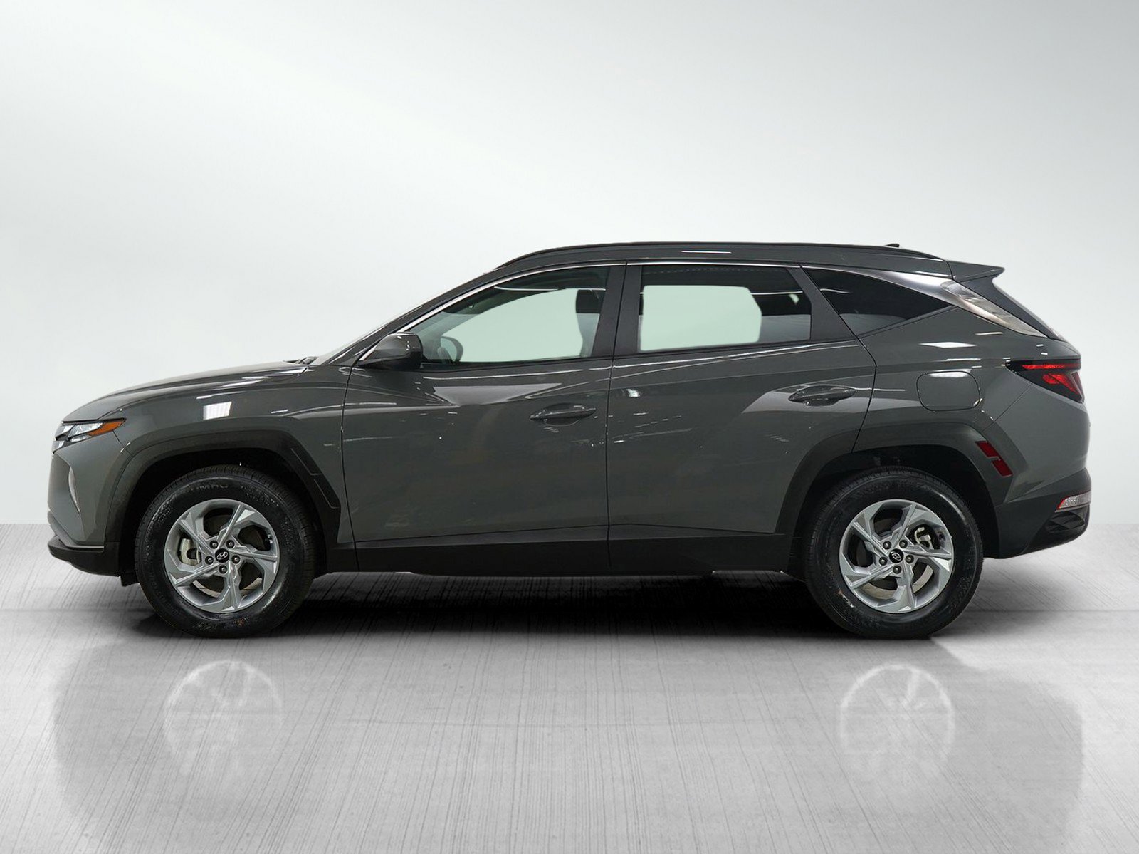 Used 2024 Hyundai Tucson SEL with VIN 5NMJBCDE5RH388796 for sale in Minneapolis, Minnesota