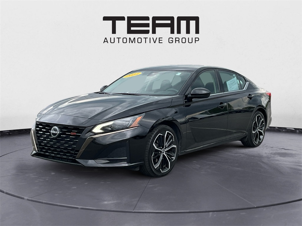 2023 Nissan Altima 2.5 SR photo 3