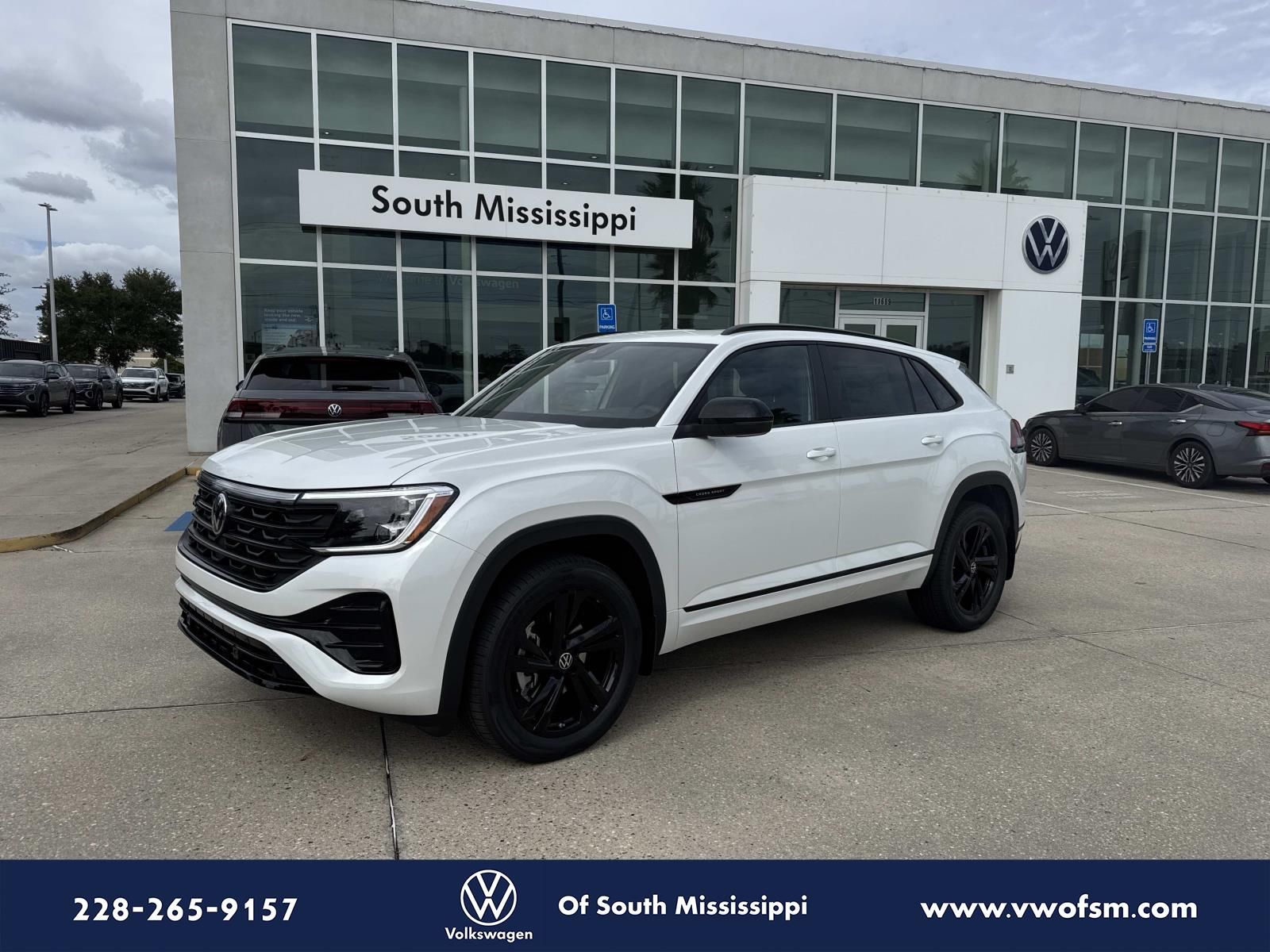 2026 Volkswagen Atlas Cross Sport SEL R-LINE's photo