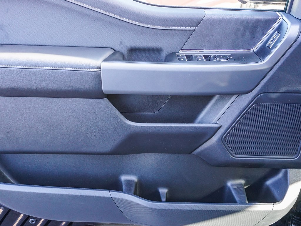 2025 Ford F-150 XLT photo 17