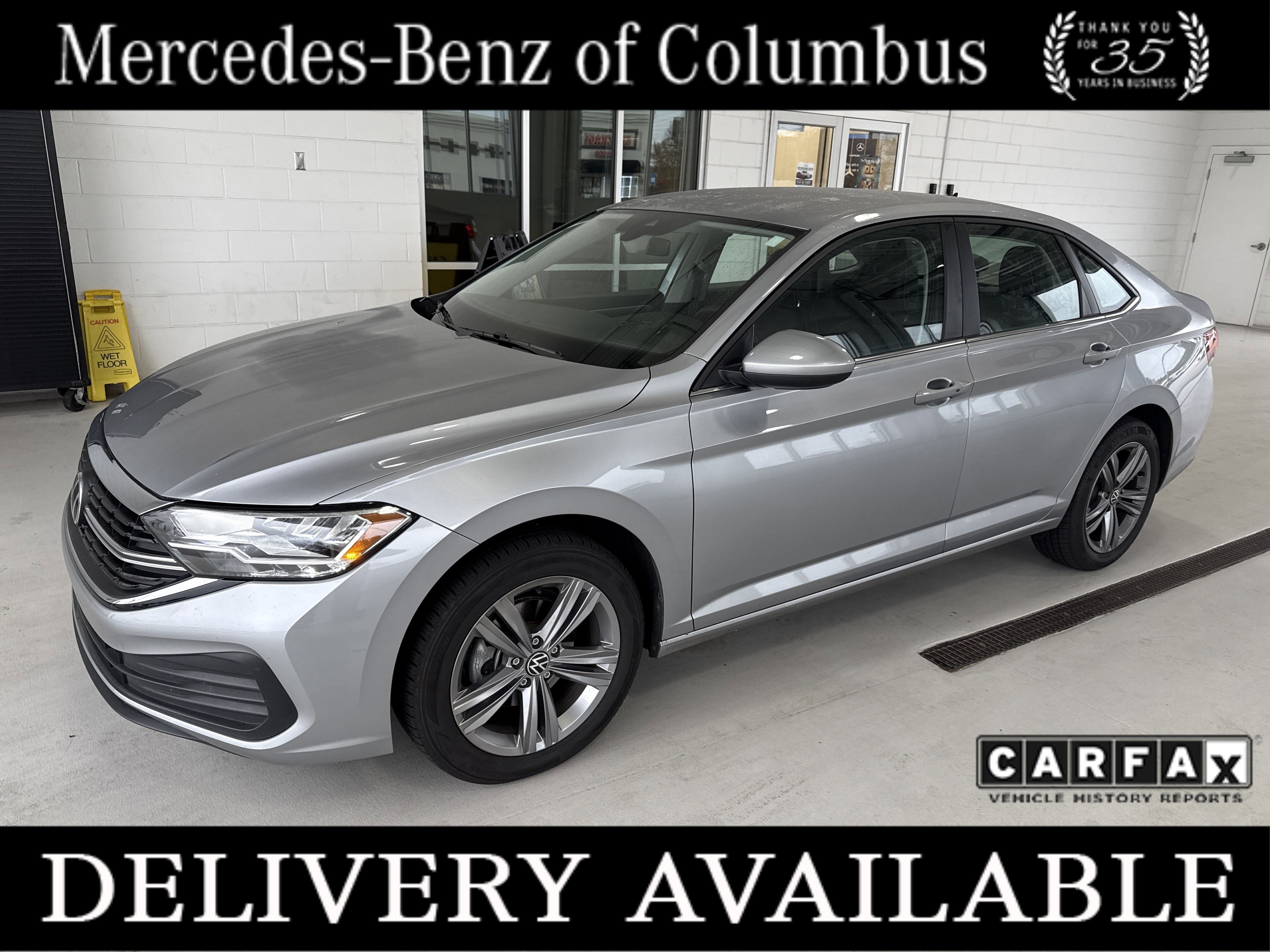 2023 Volkswagen Jetta SE's photo