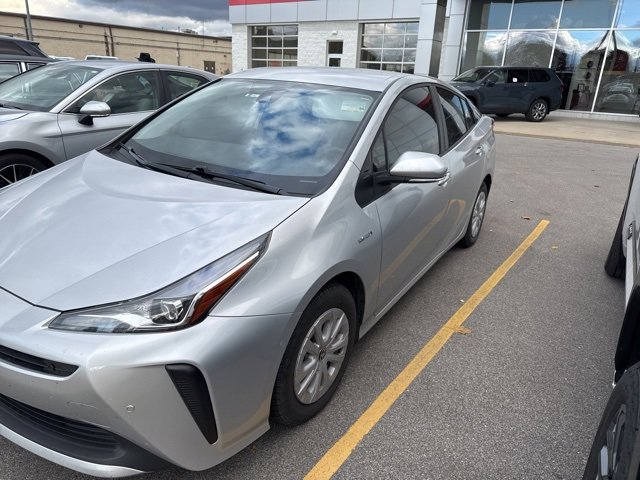 2021 Toyota Prius L photo 3