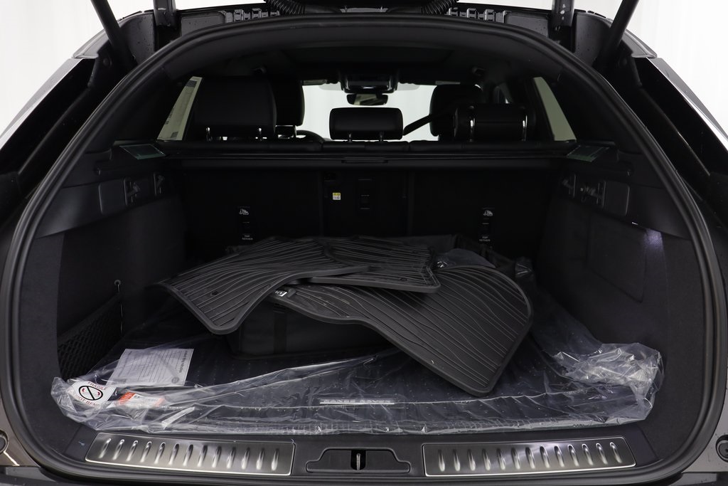 2026 Land Rover Range Rover Velar SE photo 14