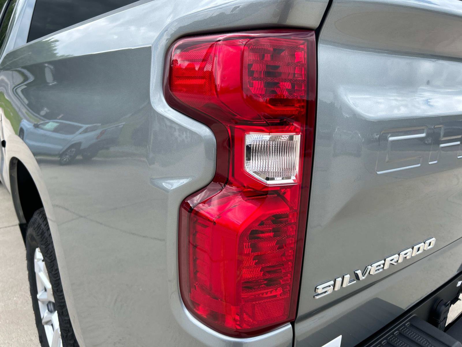 2025 Chevrolet Silverado 1500 LT photo 10