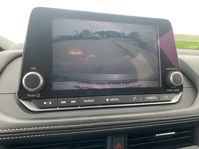 2024 Nissan Rogue SV photo 16