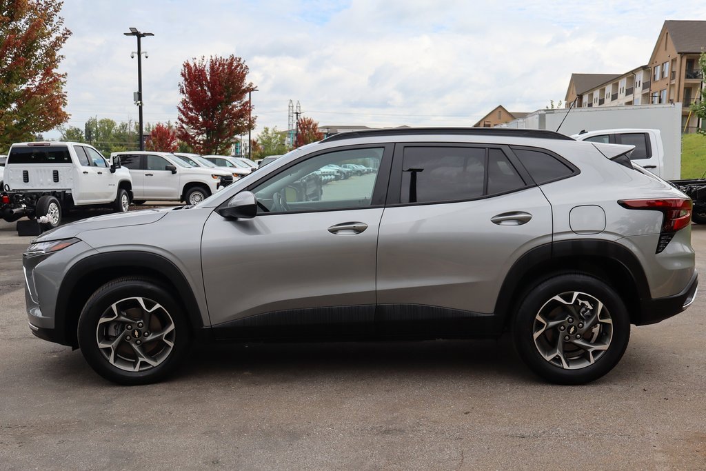 2024 Chevrolet Trax LT photo 4