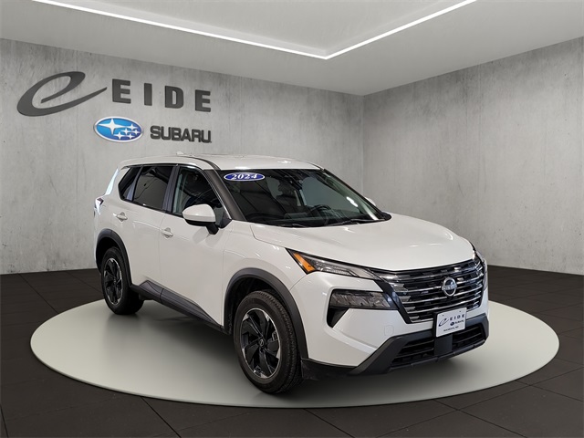2024 Nissan Rogue SV's photo
