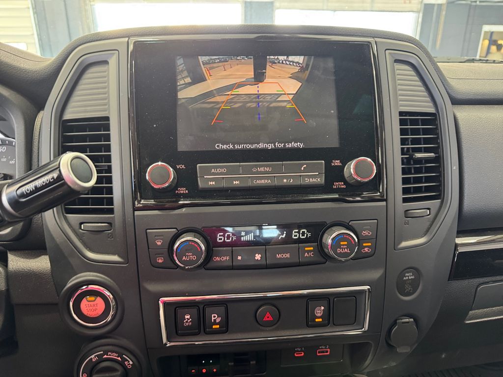 2024 Nissan Titan SV photo 11