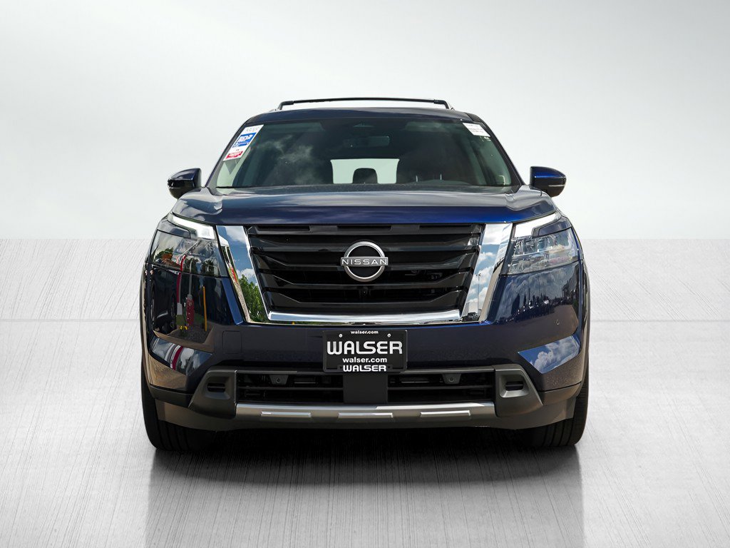 2025 Nissan Pathfinder SL photo 2