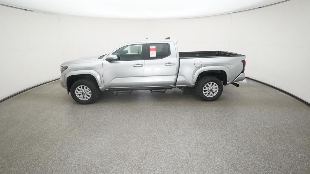 2025 Toyota Tacoma SR5 photo 9