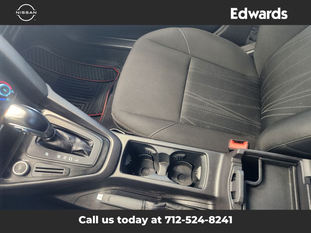 2015 Ford Focus SE photo 27